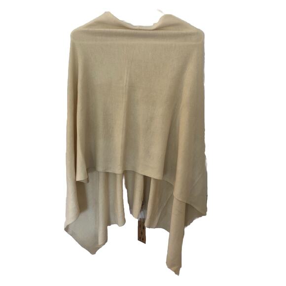 NEW Maggie Lane Women's Ivory Knit Poncho Sweater Acrylic One Size - Picture 5 of 6